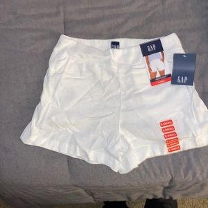GAP Women’s White Linen Shorts